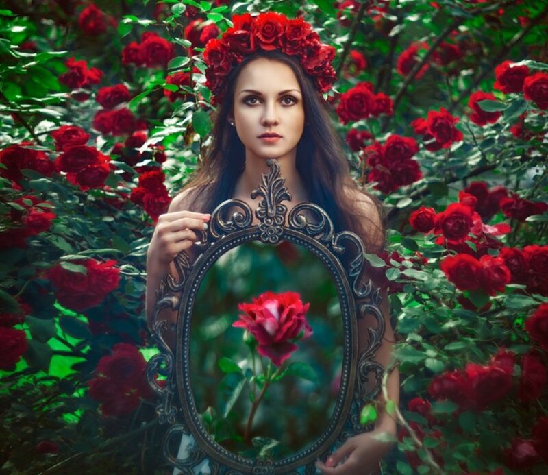 Woman with Rose Crown — Red, Dramatic, Digital Art