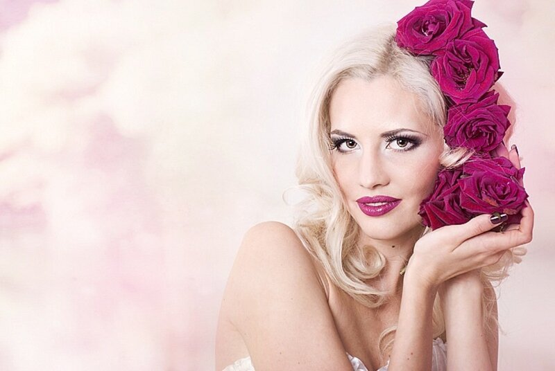 Woman with Roses in Hair — Pink, Romantic