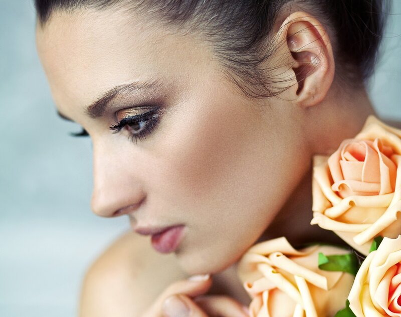 Woman with Roses — Peach
