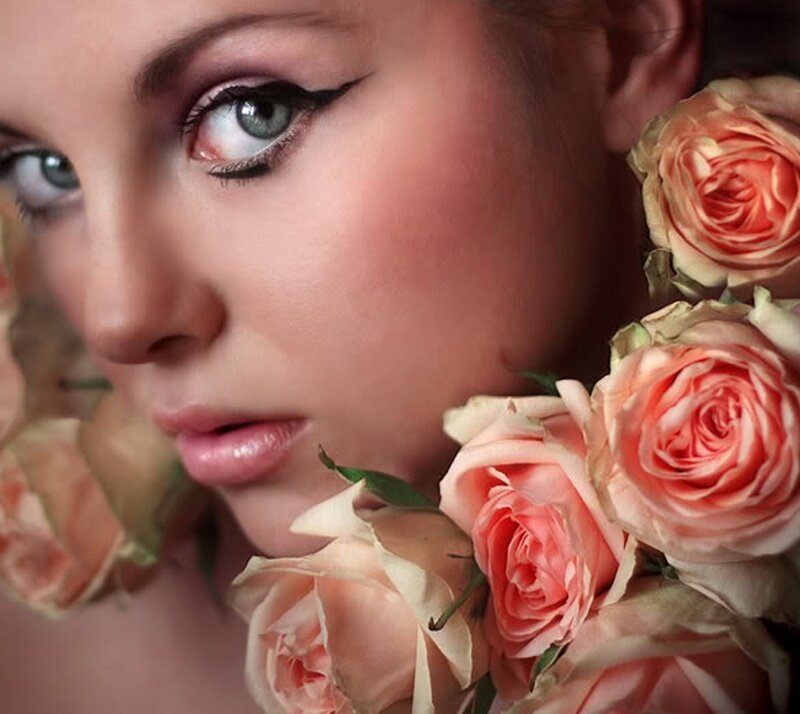 Woman with Roses — Pink, Dramatic