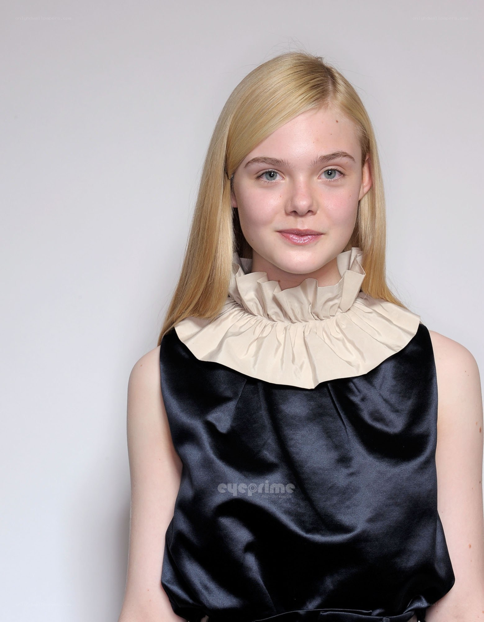 woman with ruffled collar