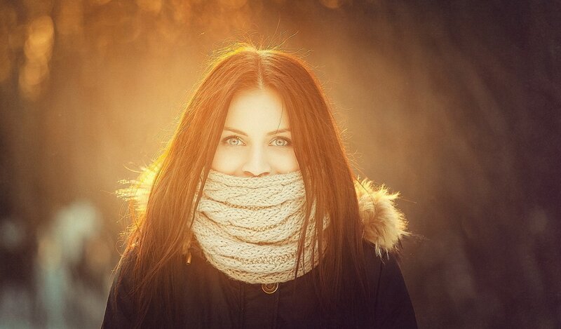 Woman with Scarf — Brown, Dramatic