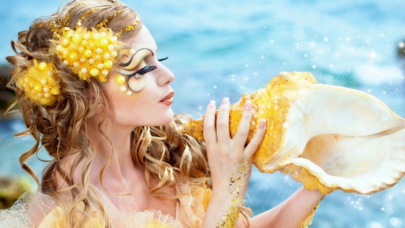 Woman with Seashell — Yellow, Fantasy