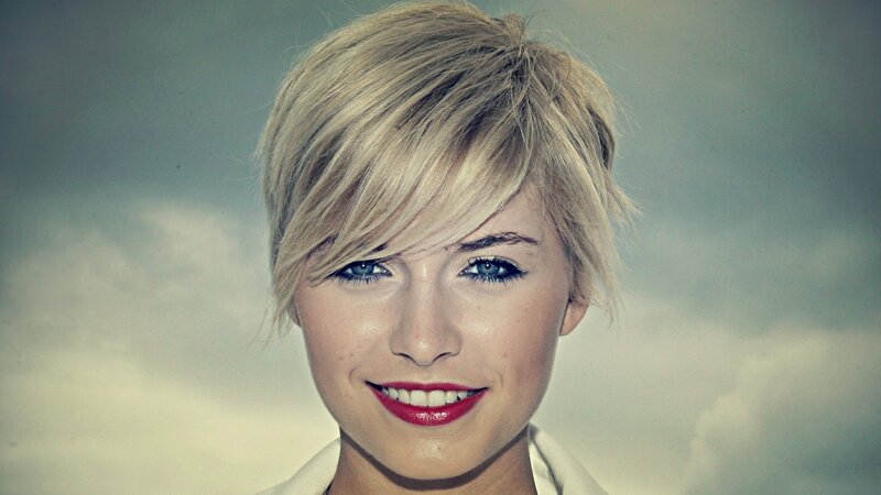 woman with short blonde hair