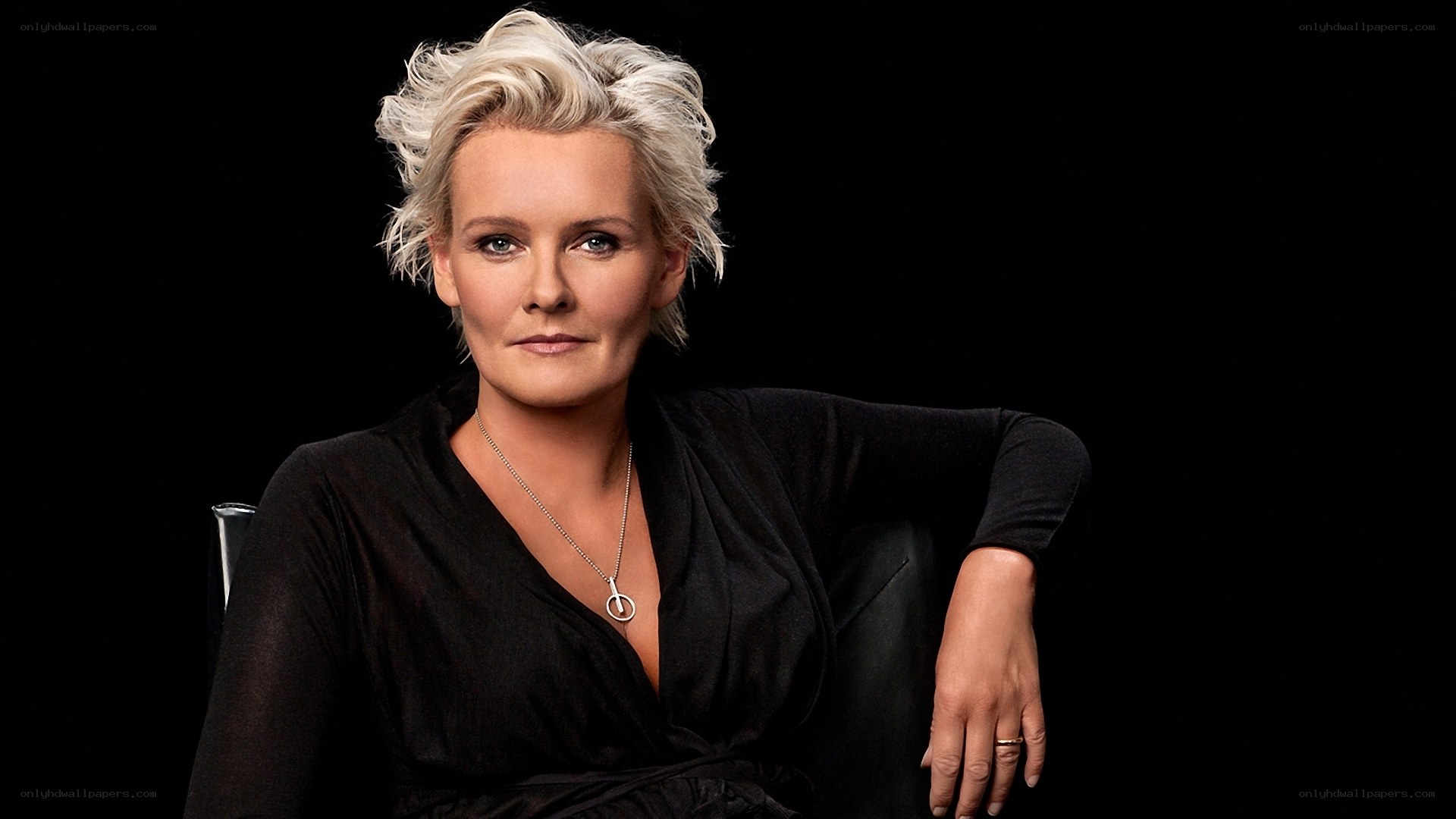 woman with short blonde hair