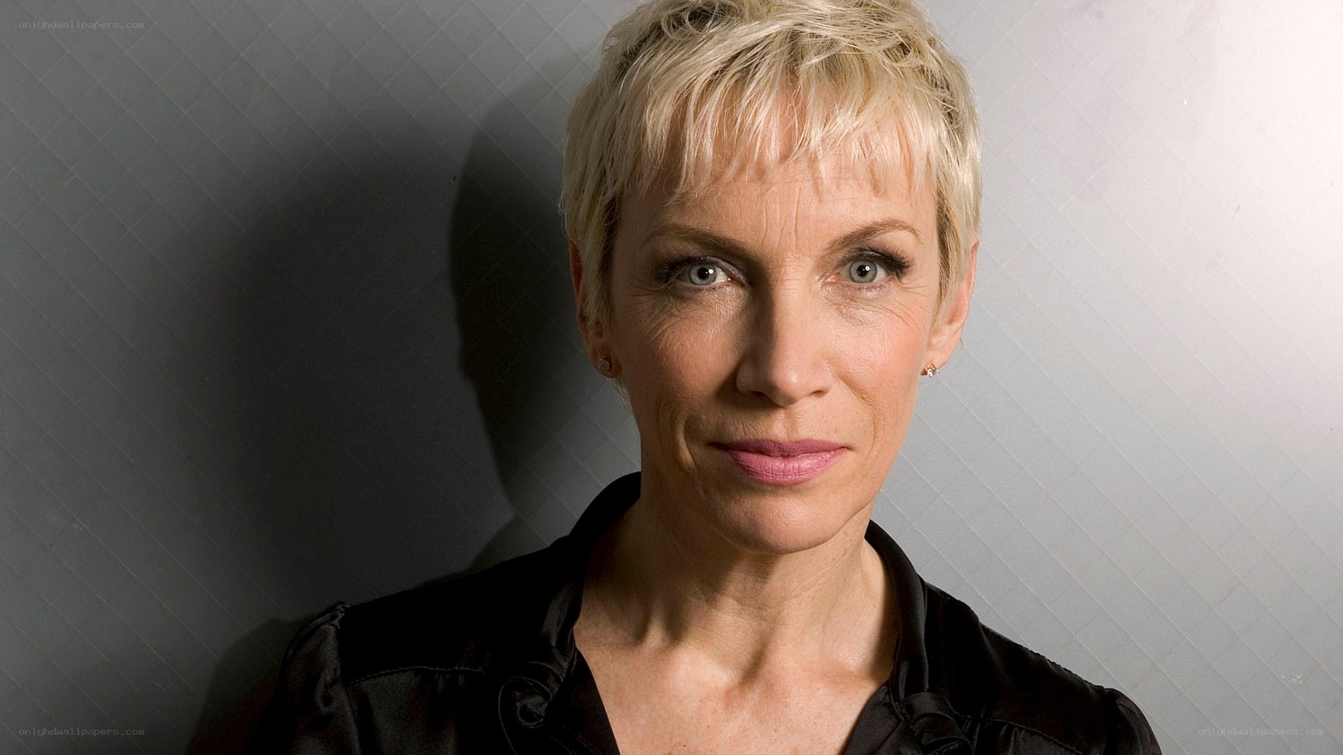 woman with short blonde hair