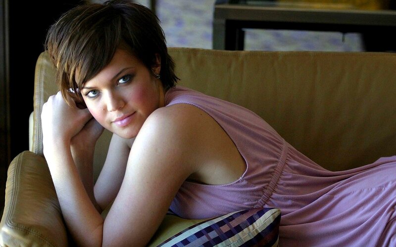 Woman with Short Hair — Pink, Relaxed, Photograph