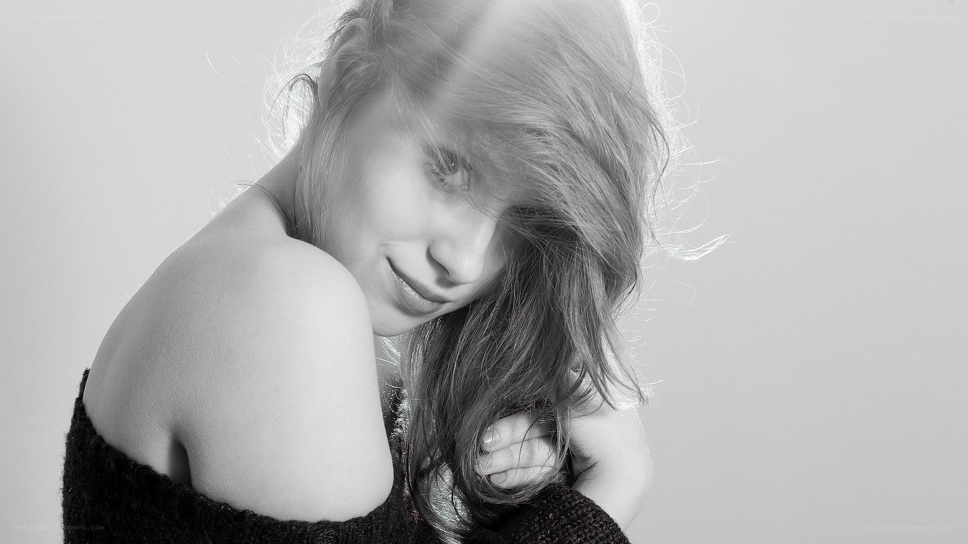 woman with shoulder-length hair