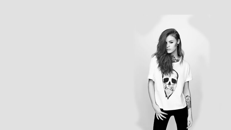 woman with skull t-shirt