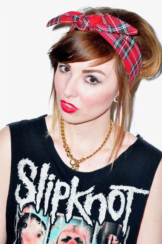 woman with slipknot shirt