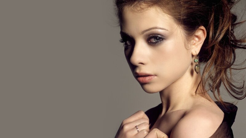 woman with smoky eye makeup