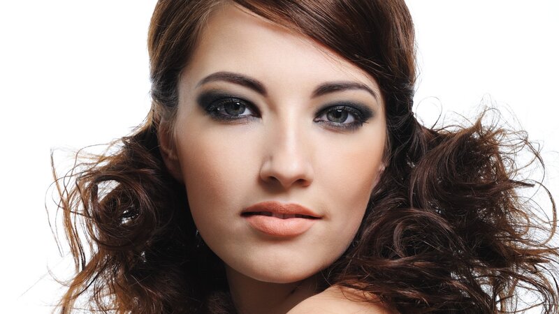 woman with smoky eye makeup