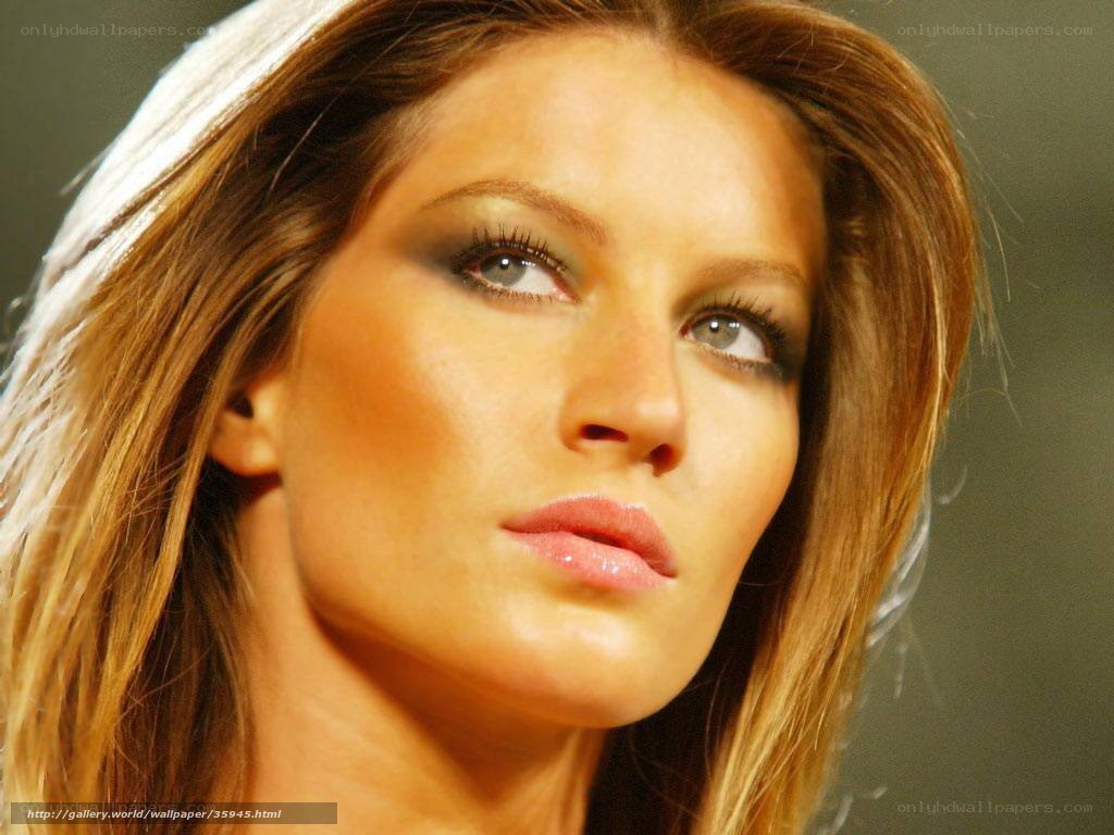 woman with smoky eye makeup