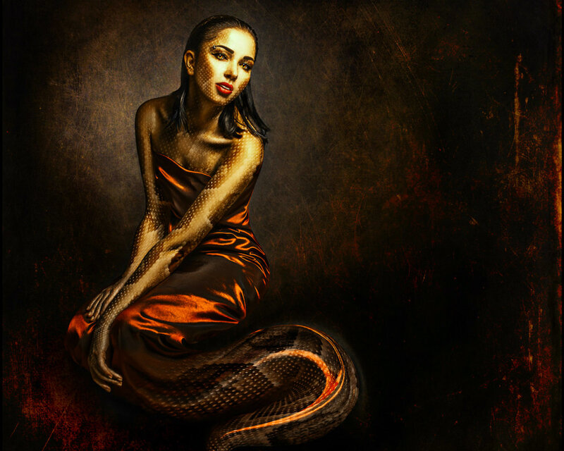 Woman with Snake Tail — Black