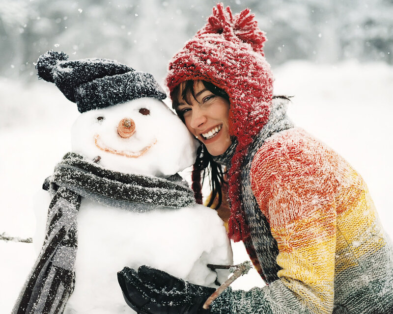 Woman with Snowman — White