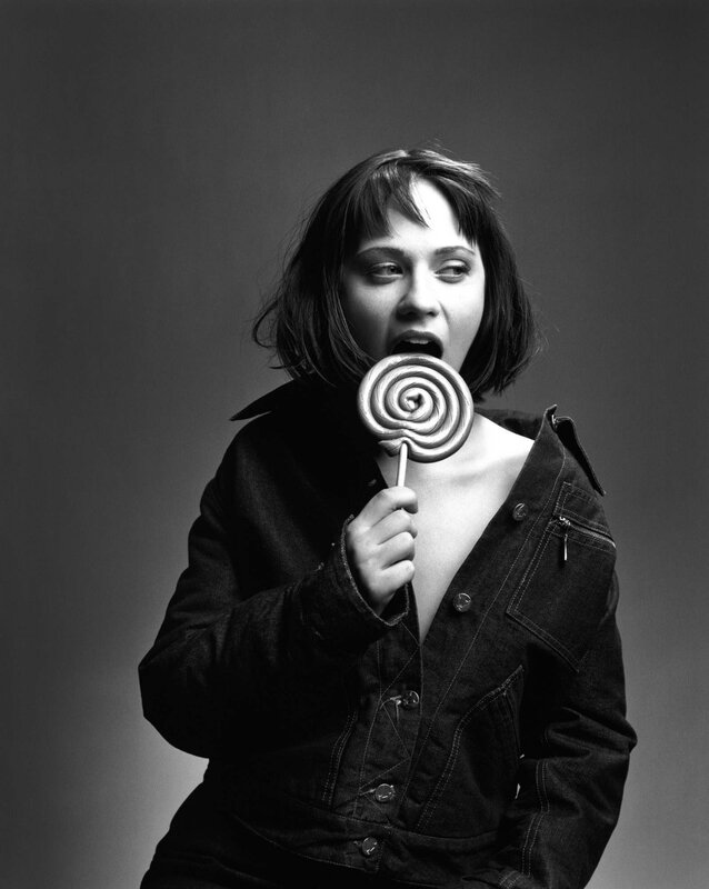 woman with spiral lollipop