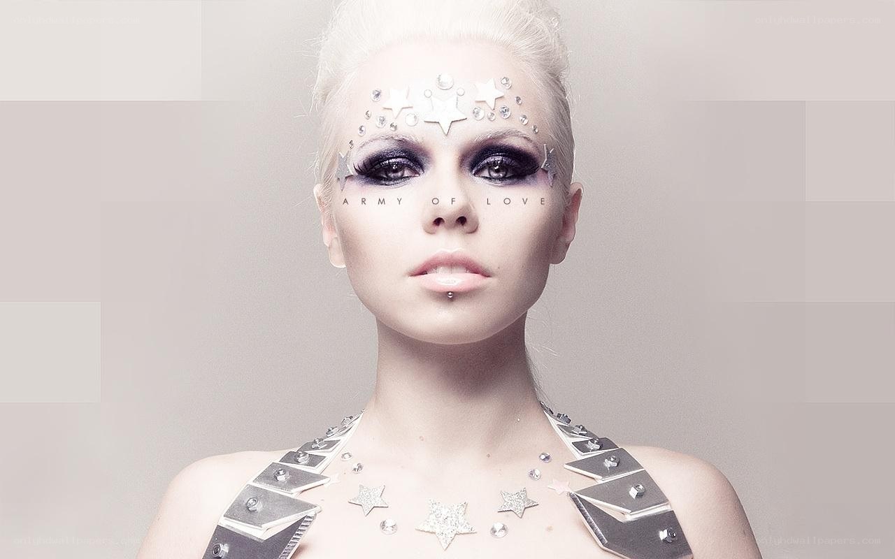 woman with star makeup
