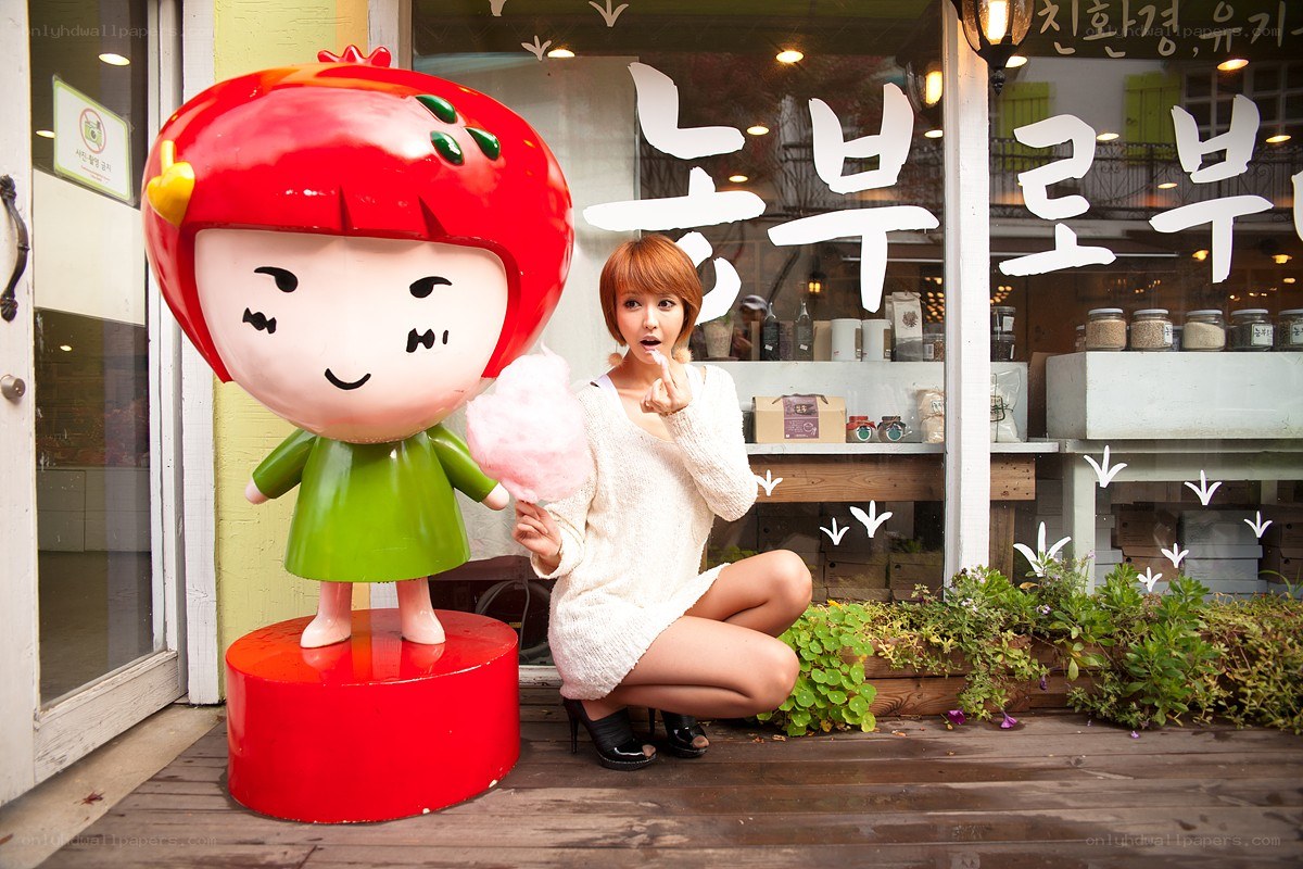 Woman with strawberry statue