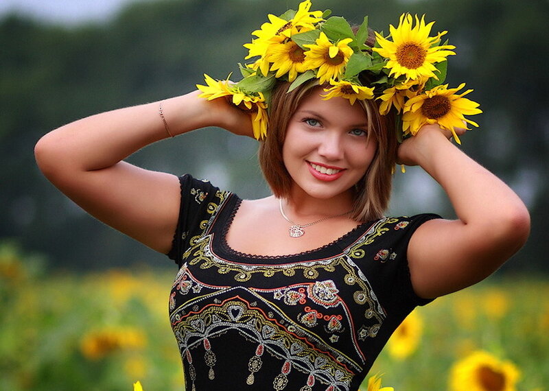 Woman with Sunflower Crown — Yellow