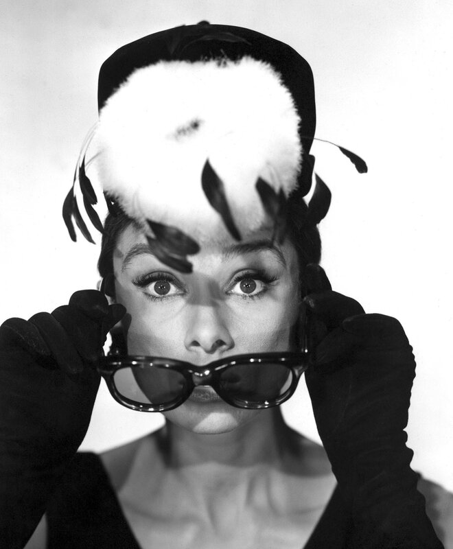 woman with sunglasses and hat