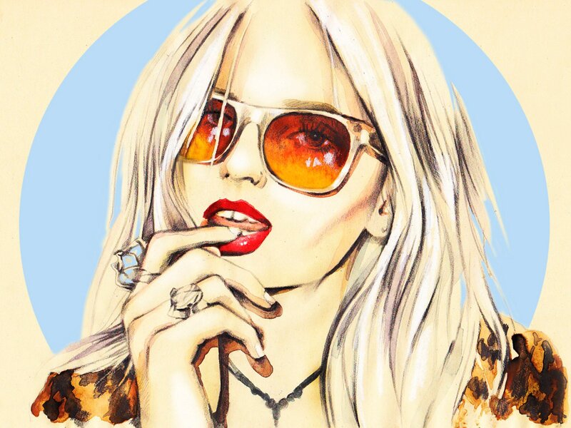 woman with sunglasses and red lips