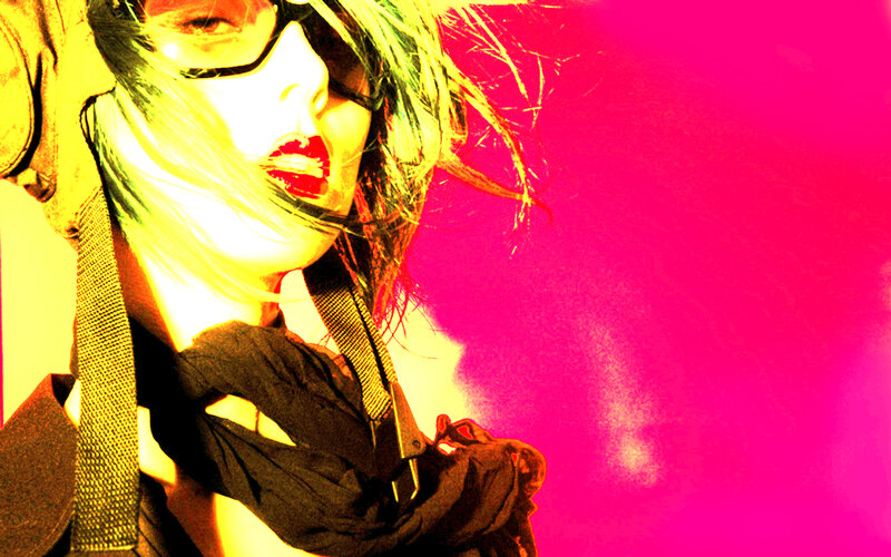 woman with sunglasses and red lipstick