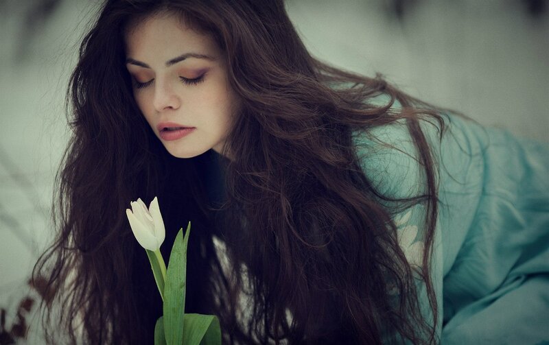 Woman with Tulip — Green