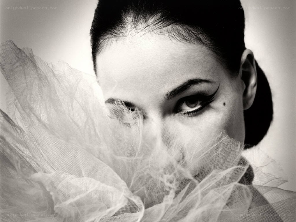 woman with tulle veil
