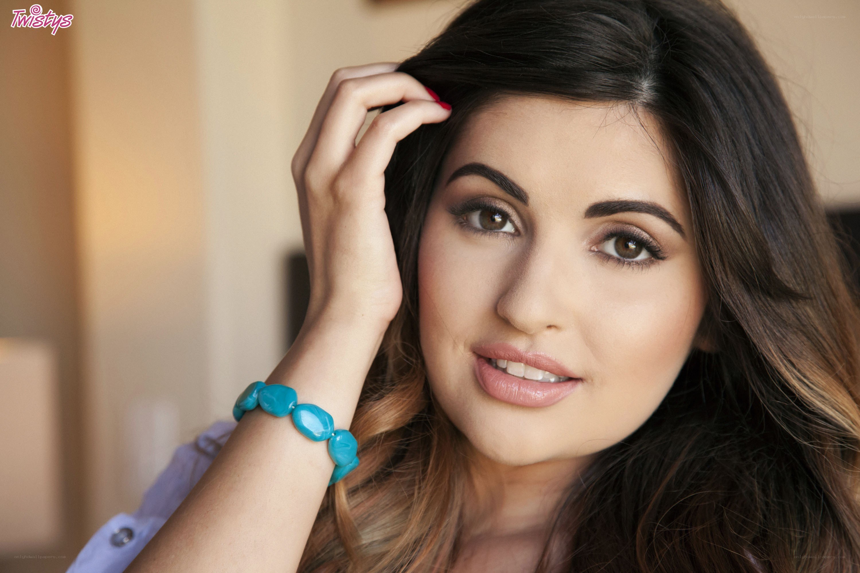 woman with turquoise bracelet
