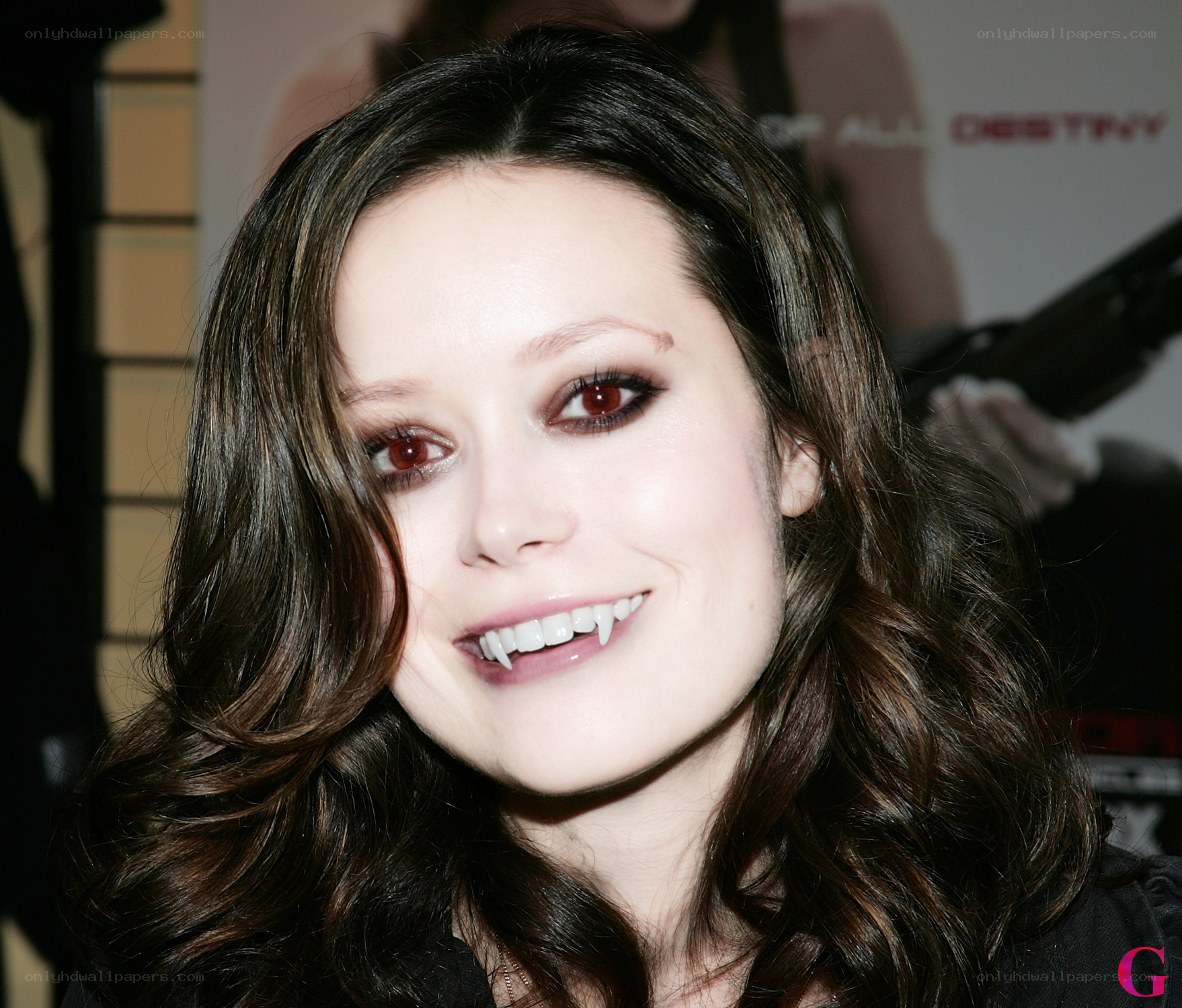 woman with vampire makeup