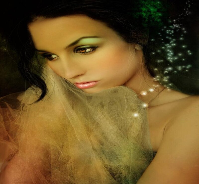 woman with veil and green lights