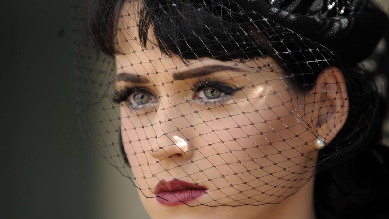 woman with veil and makeup