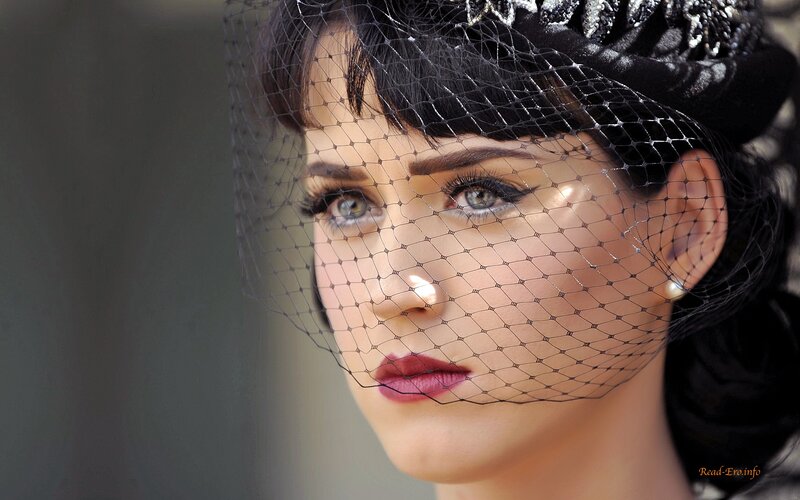woman with veil and makeup