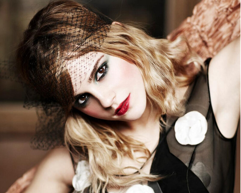 woman with veil and red lipstick