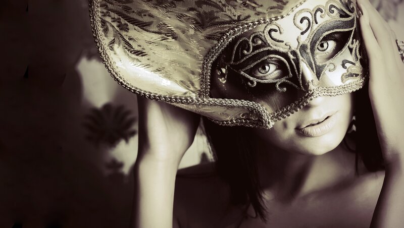 woman with venetian mask