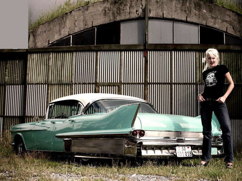 Woman with Vintage Car — Green