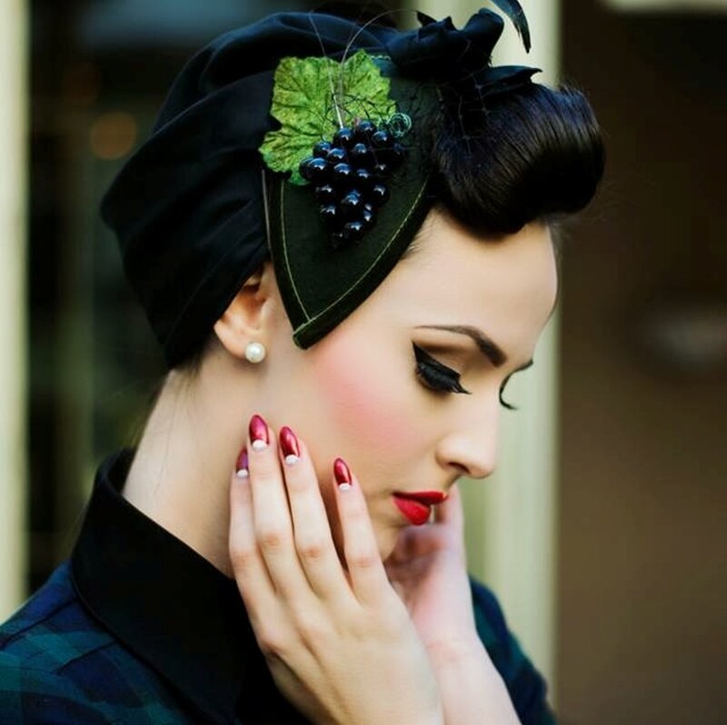 Woman with Vintage Makeup — Black
