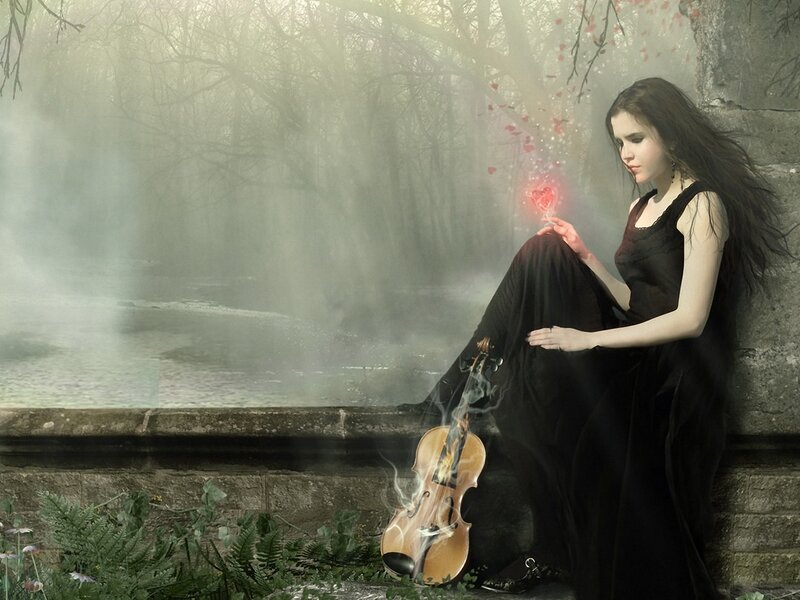 Woman with Violin — Black