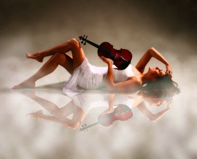 Woman with Violin — White