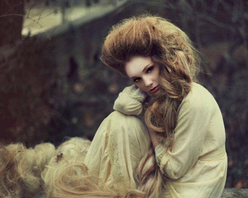 Woman with Voluminous Hair — Beige