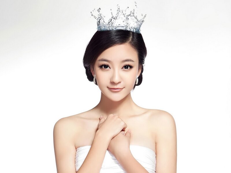 woman with water crown