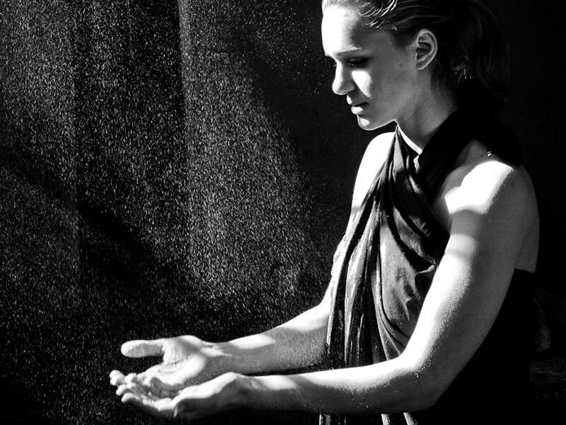 Woman with Water Spray — Black