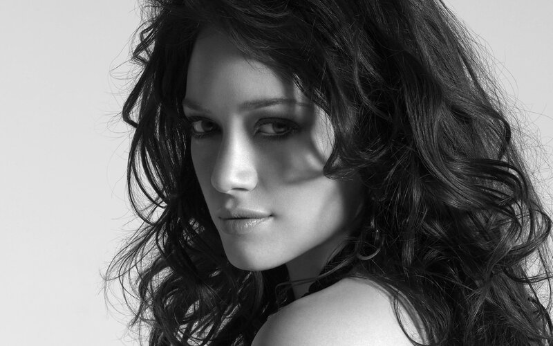 woman with wavy hair