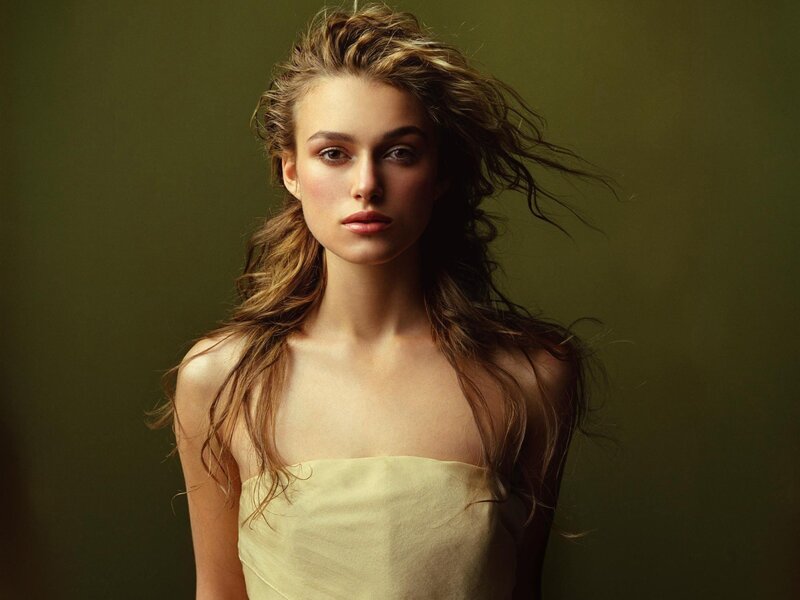 woman with wavy hair