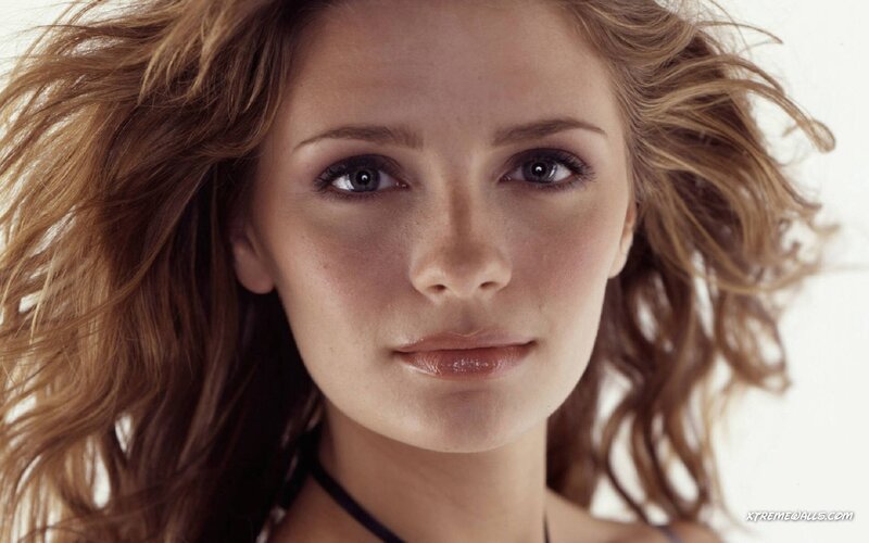 woman with wavy hair