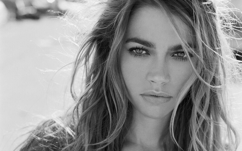 woman with wavy hair