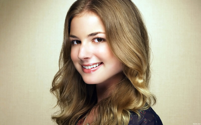 Woman with Wavy Hair — Brown, Friendly, Photograph