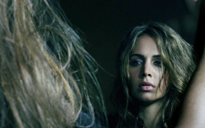 Woman with Wet Hair — Brown, Dramatic, Night