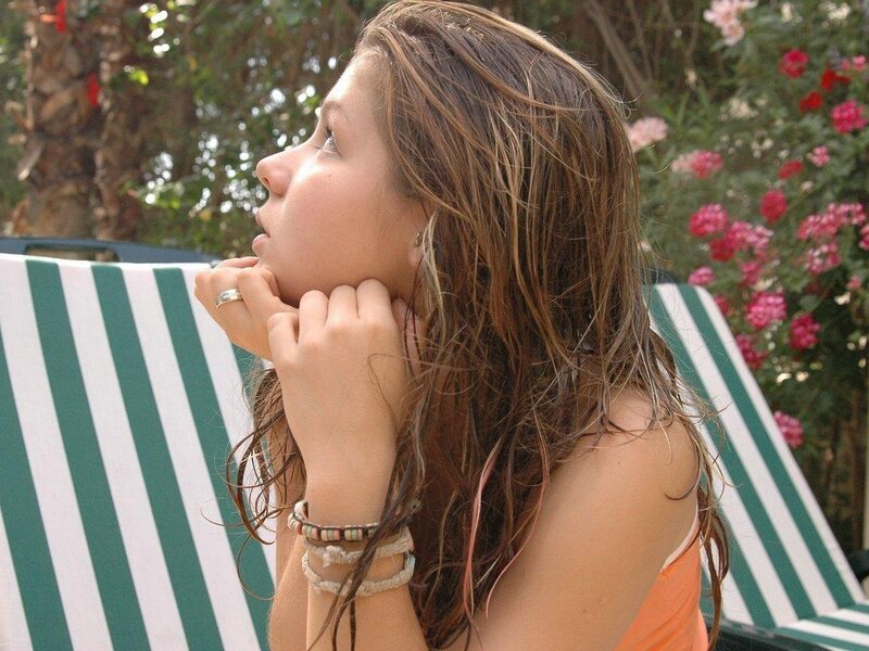 Woman with Wet Hair — Green, Calm