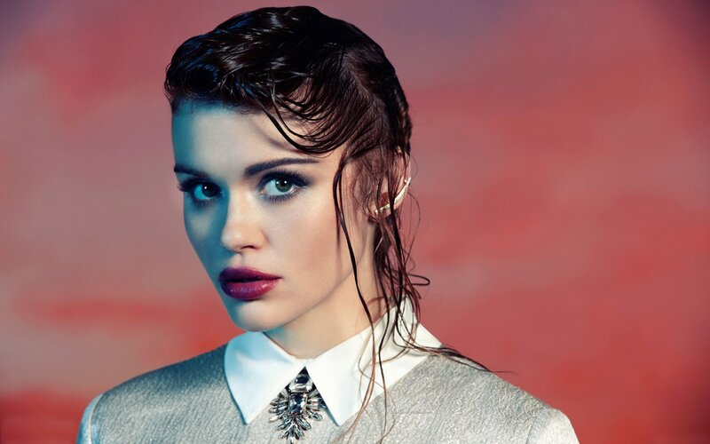 Woman with Wet Hair — Red